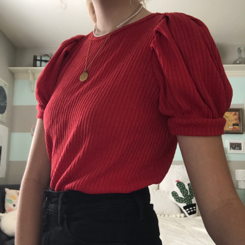 NWT trendy red shirt with puffy sleeves!!